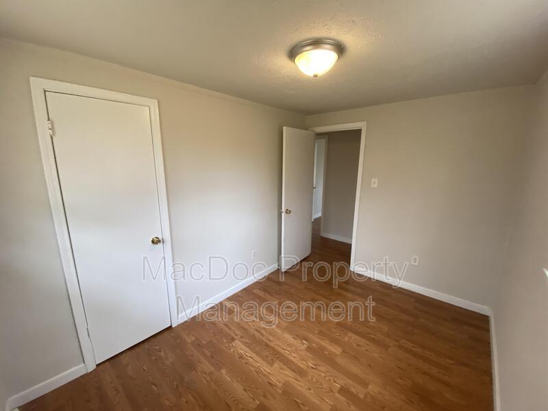 7258 Twin Cedars property image