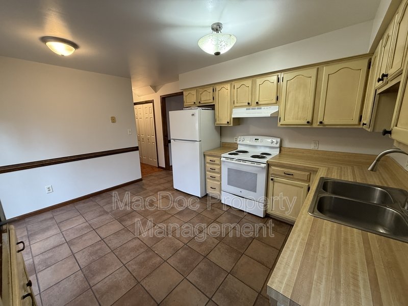 10717 S Jamie Place property image