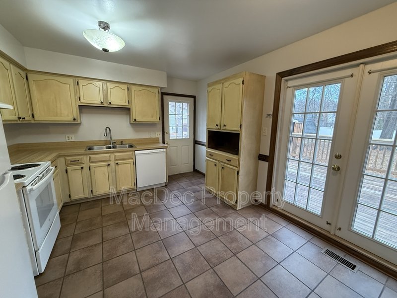 10717 S Jamie Place property image