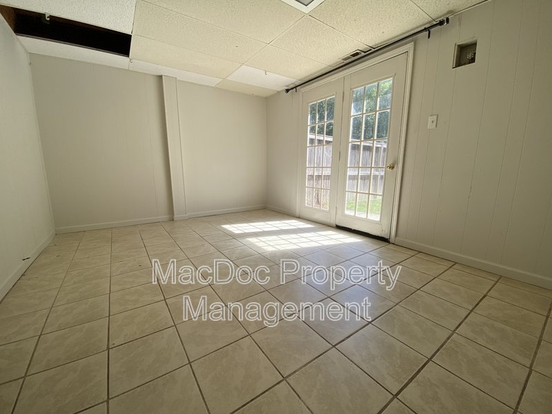 813 Sledgehammer Dr property image