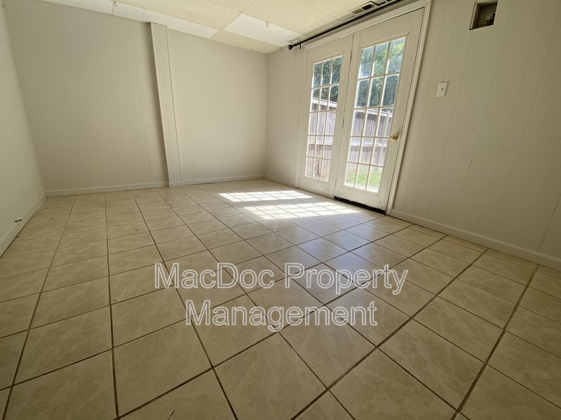 813 Sledgehammer Dr property image