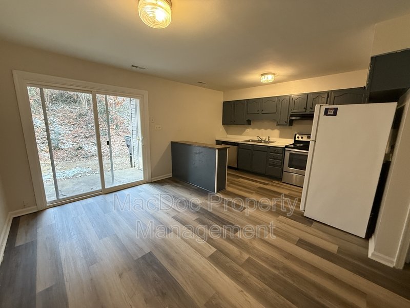 4 Manchester Court property image