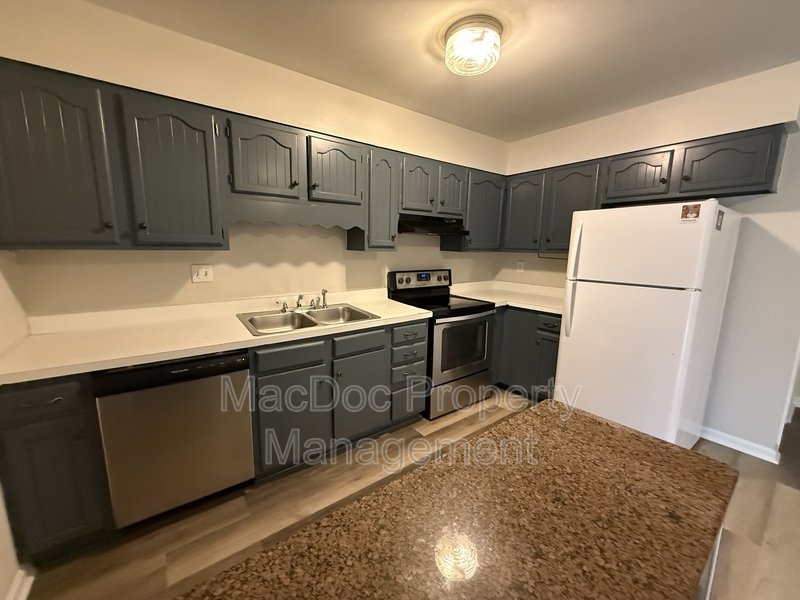 4 Manchester Court property image