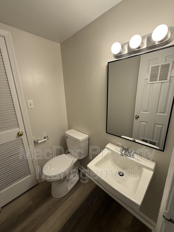 4 Manchester Court property image