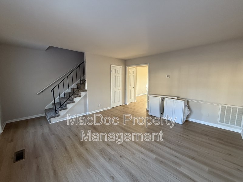 534 Olde Greenwich Circle property image