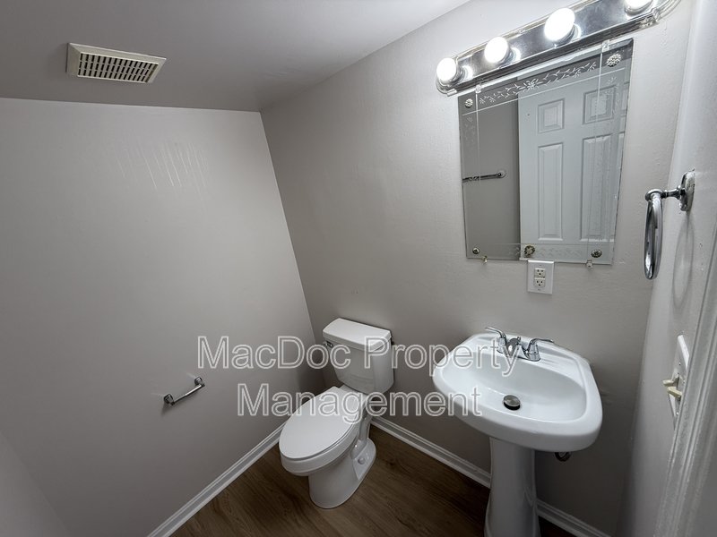 534 Olde Greenwich Circle property image