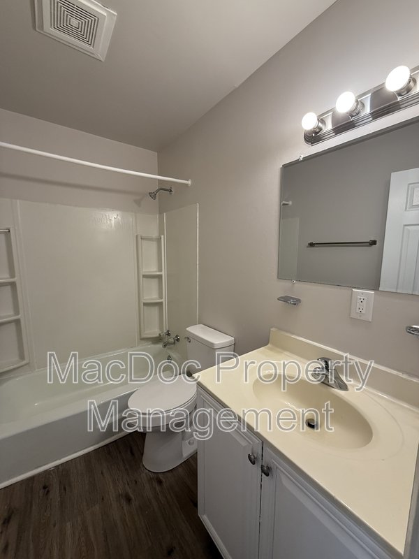 534 Olde Greenwich Circle property image