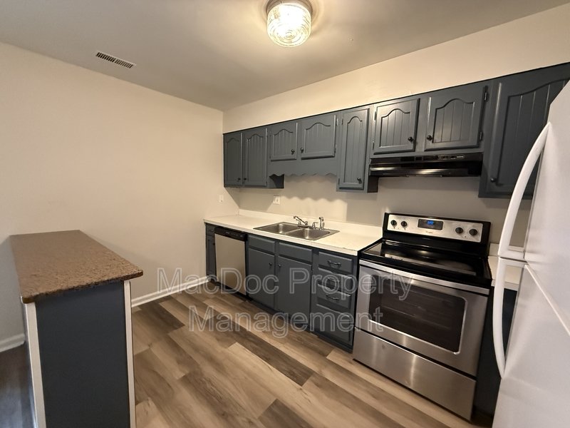 4 Manchester Court property image