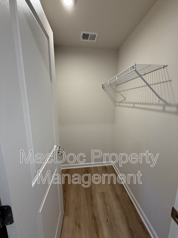 1100 Rampart Drive property image