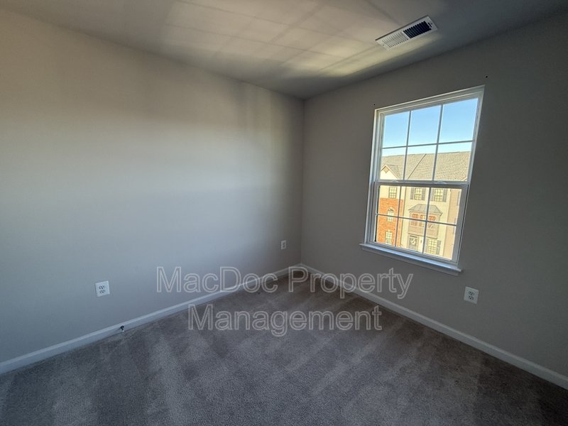 1100 Rampart Drive property image