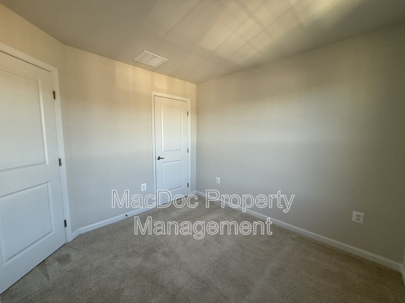 1100 Rampart Drive property image