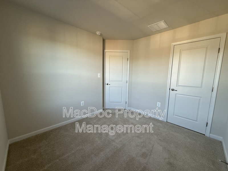 1100 Rampart Drive property image