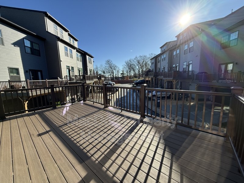 1100 Rampart Drive property image