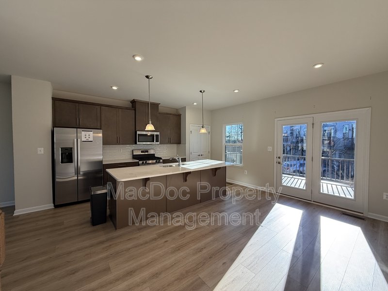 1100 Rampart Drive property image