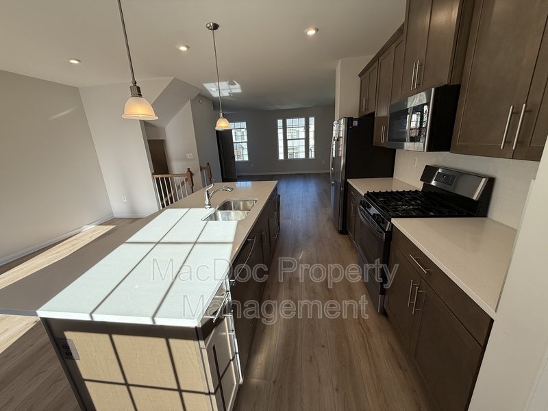 1100 Rampart Drive property image