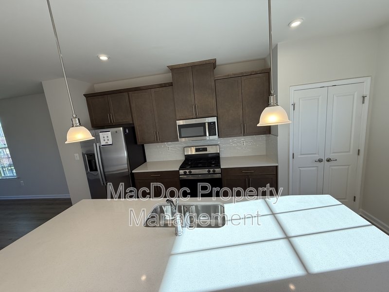 1100 Rampart Drive property image