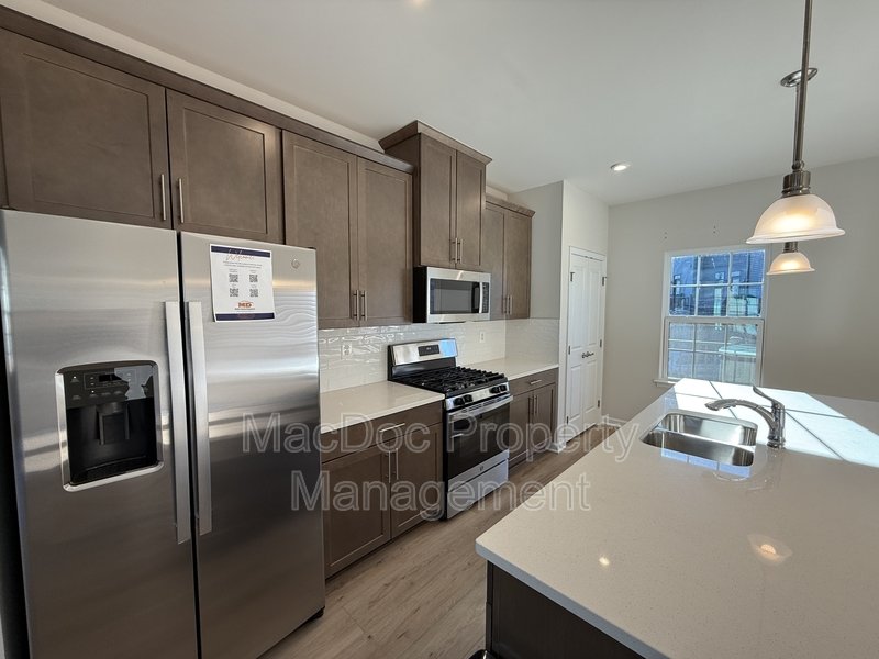 1100 Rampart Drive property image