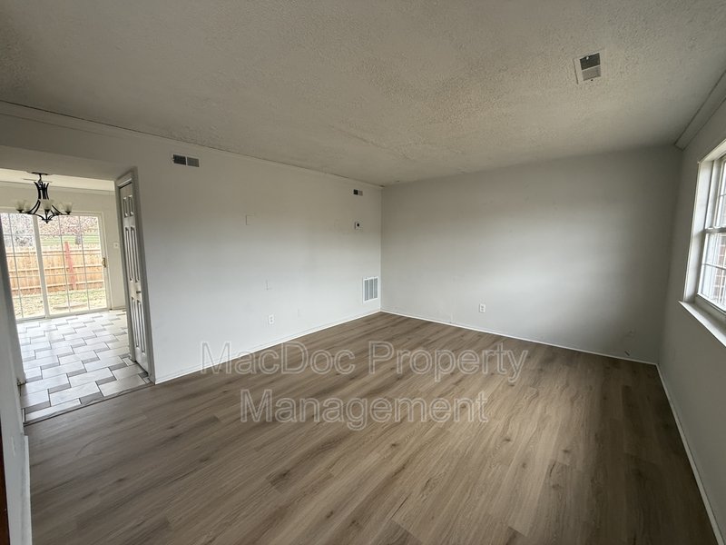 619 Anvil Rd property image