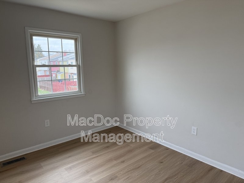 2331 McClellan Ct property image