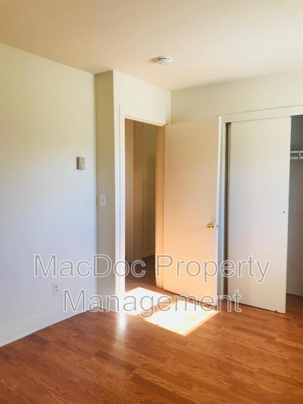 303 Powell St. A property image