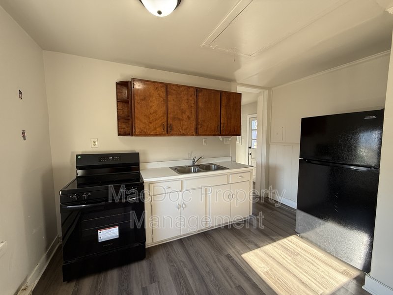 303 Powell St. A property image