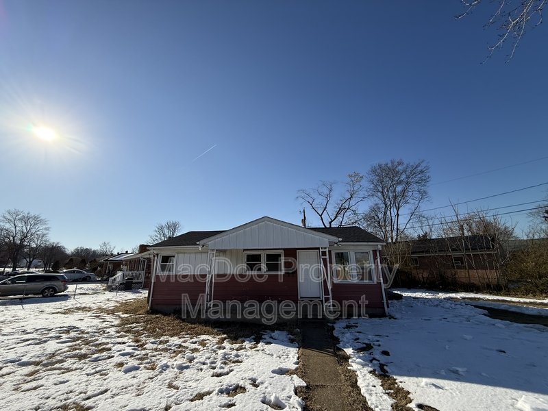 1804 Airport Avenue property image