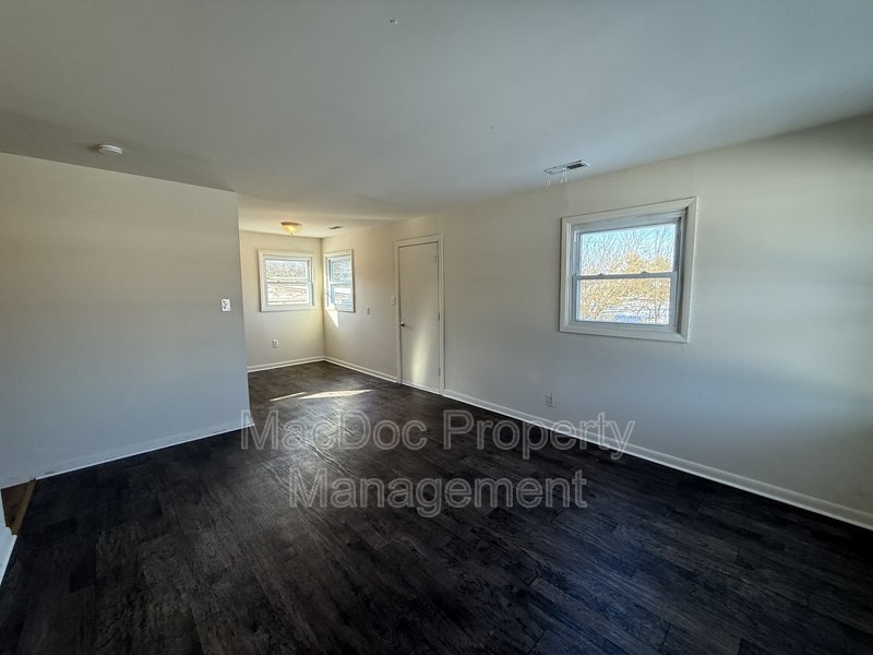 1804 Airport Avenue property image