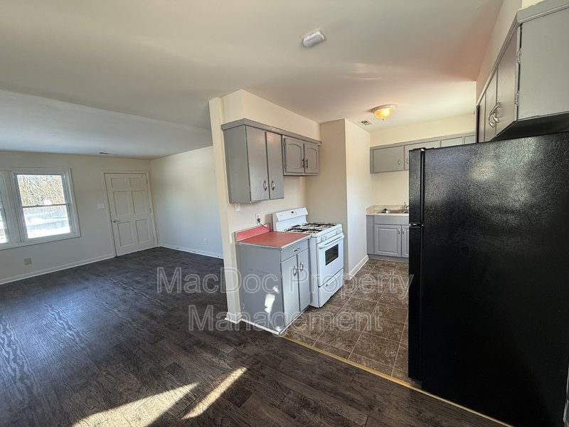 1804 Airport Avenue property image