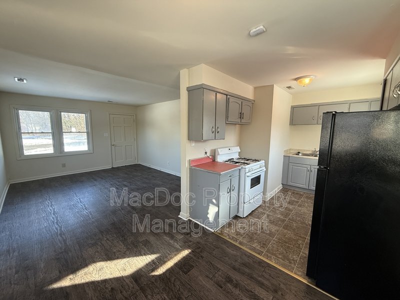 1804 Airport Avenue property image