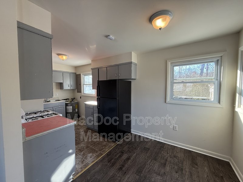 1804 Airport Avenue property image