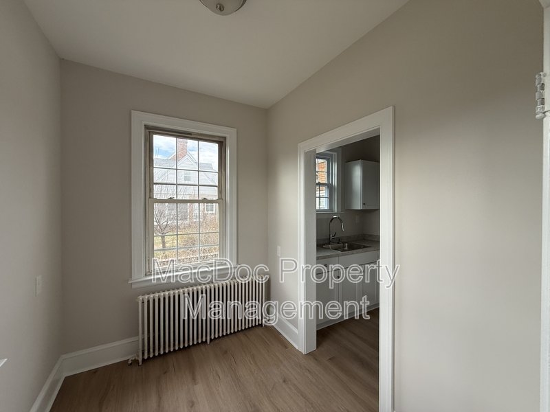 1003 Kenmore Avenue Apt 1 property image