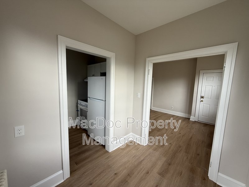 1003 Kenmore Avenue Apt 1 property image