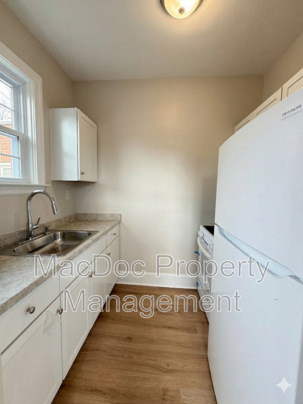 1003 Kenmore Avenue Apt 1 property image