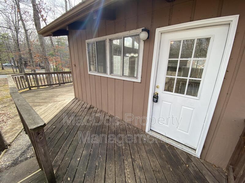 3621 Lakeview Parkway property image