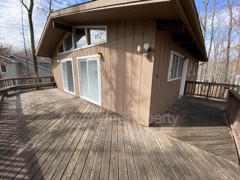 3621 Lakeview Parkway property image