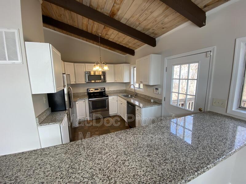 3621 Lakeview Parkway property image