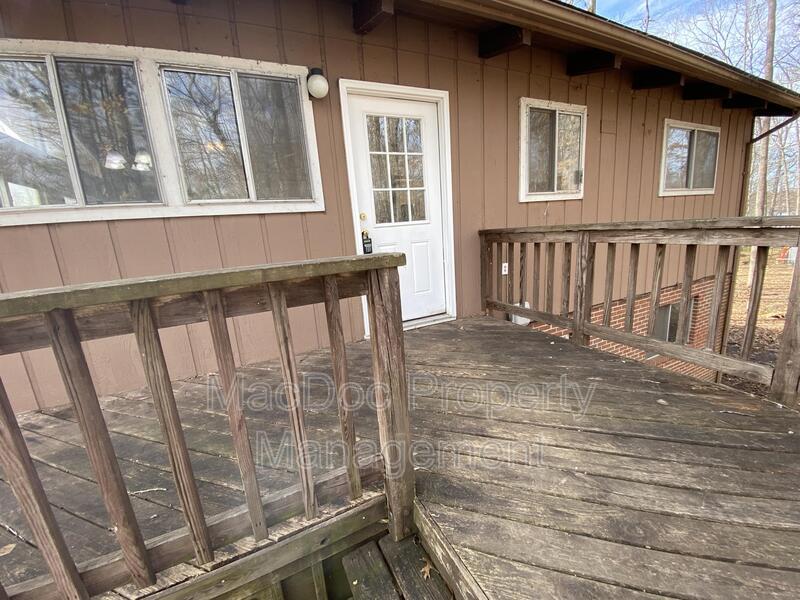 3621 Lakeview Parkway property image