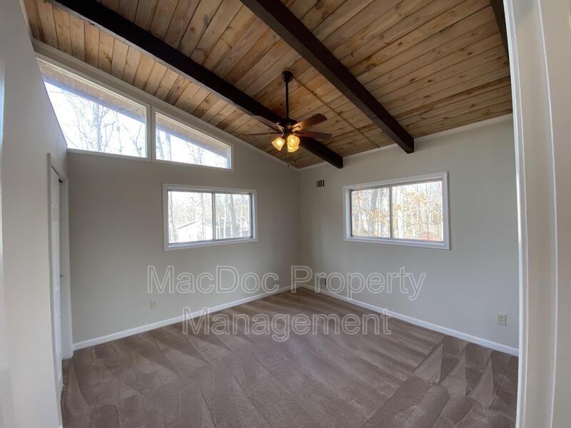 3621 Lakeview Parkway property image