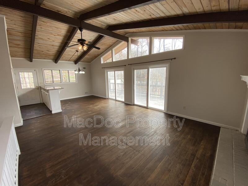 3621 Lakeview Parkway property image