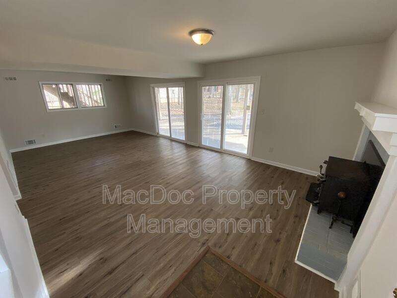 3621 Lakeview Parkway property image