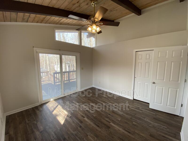 3621 Lakeview Parkway property image