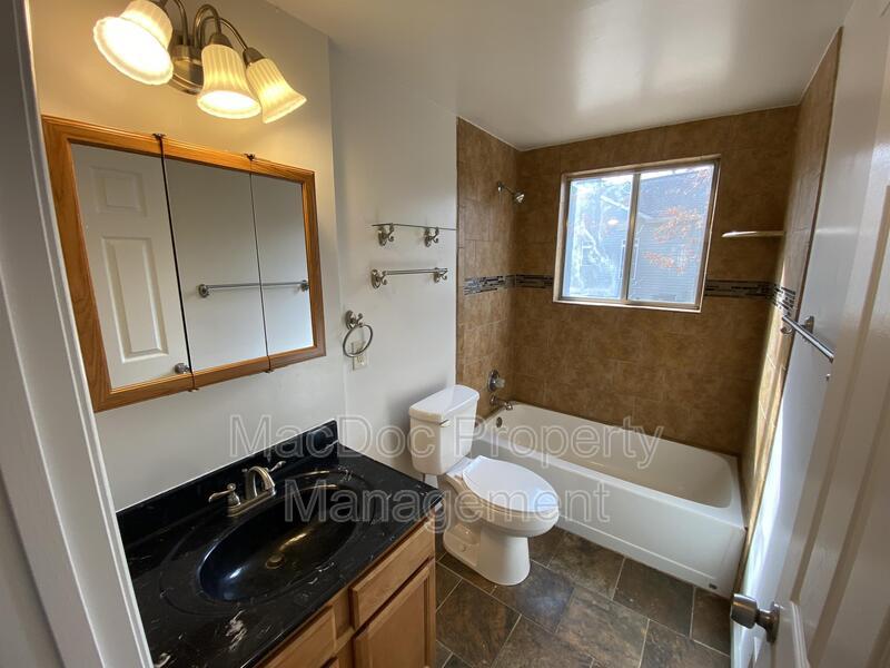 3621 Lakeview Parkway property image