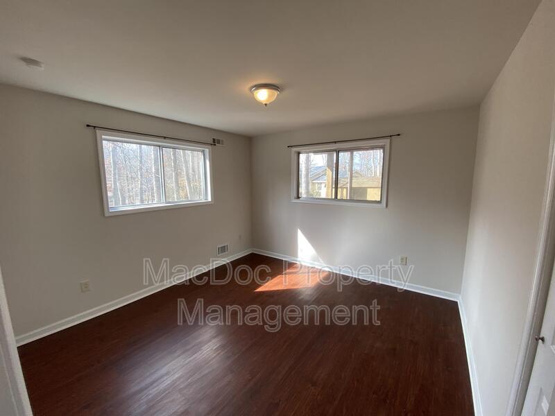 3621 Lakeview Parkway property image