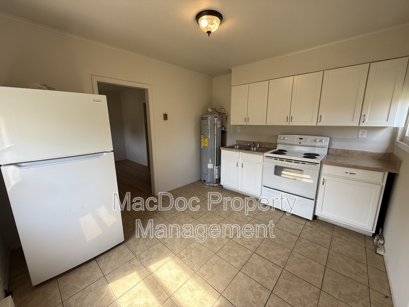 303 Powell St. B property image