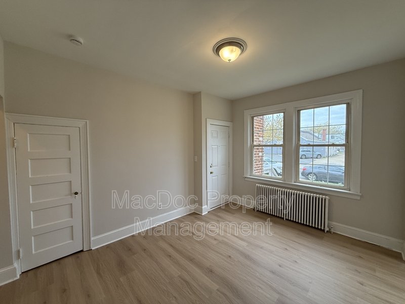 1003 Kenmore Avenue Apt 1 property image