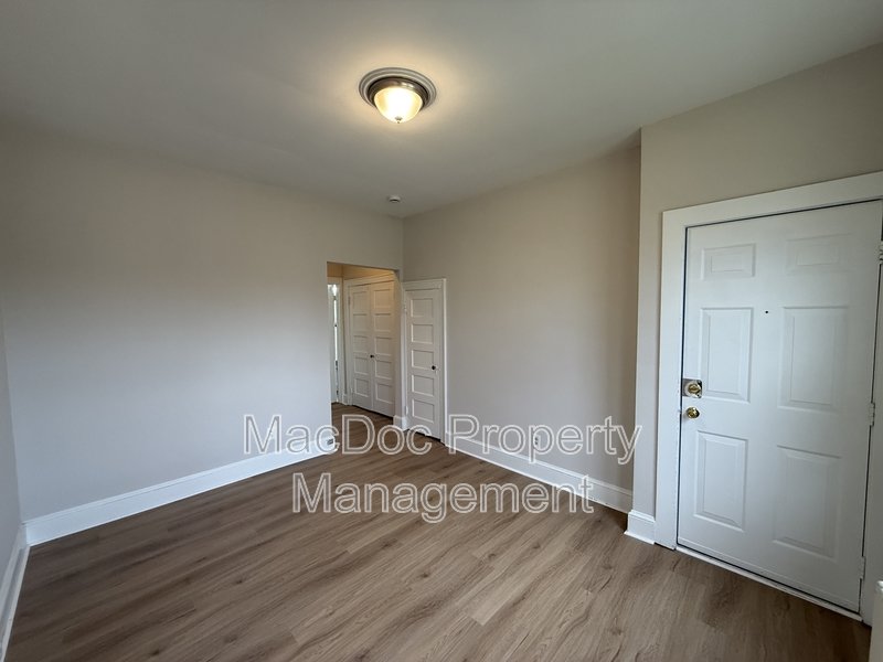 1003 Kenmore Avenue Apt 1 property image