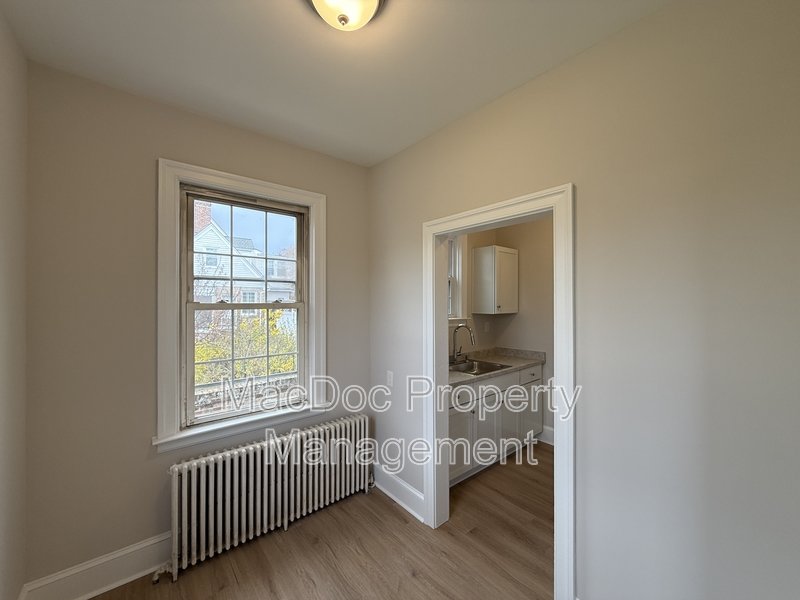 1003 Kenmore Avenue Apt 1 property image