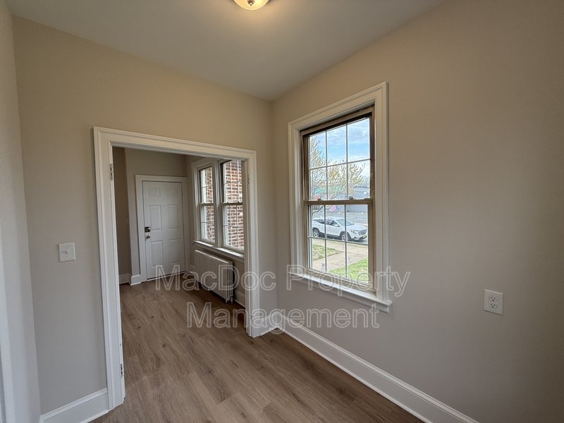 1003 Kenmore Avenue Apt 1 property image