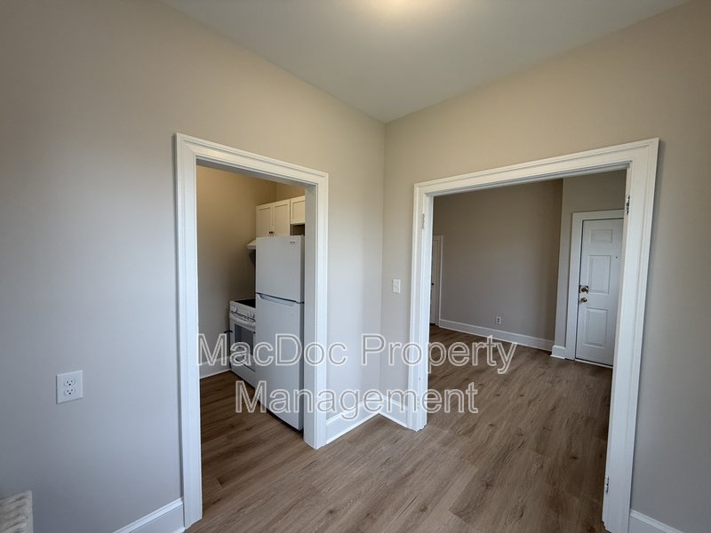 1003 Kenmore Avenue Apt 1 property image