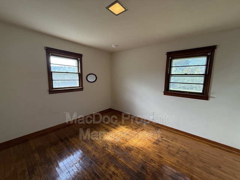 10532 Robert E. Lee Drive property image